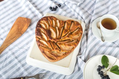 kalp şeklinde pasta