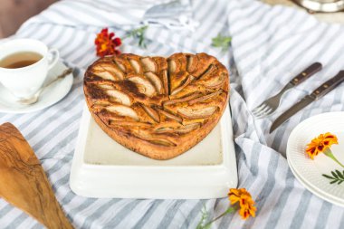 kalp şeklinde pasta