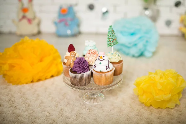 Many Capcakes with New Year's decor — Stock Photo, Image