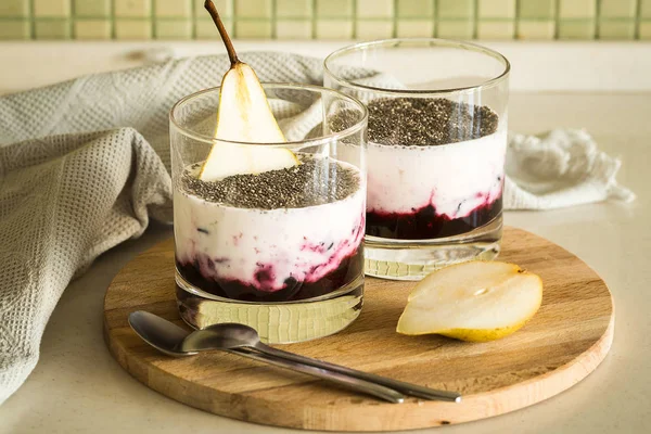 Súper comida chia, yogur con semillas de chía — Foto de Stock