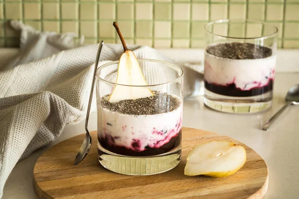 Súper comida chia, yogur con semillas de chía — Foto de Stock