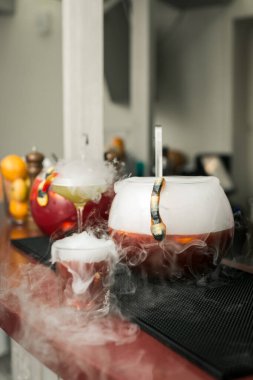 Cadılar Bayramı için parlak kokteyller