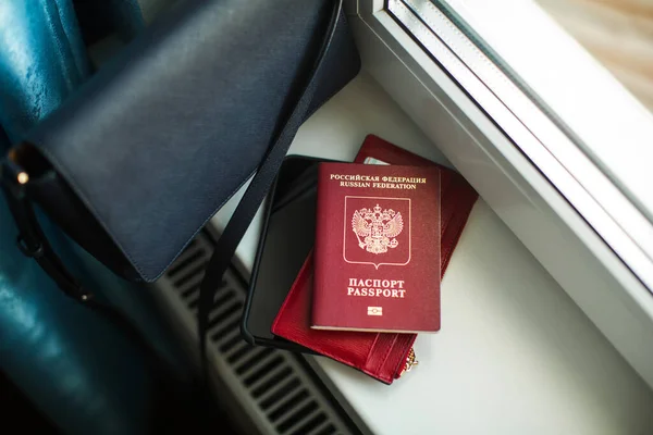 Pasaporte Documentos Extranjeros Están Alféizar Ventana — Foto de Stock