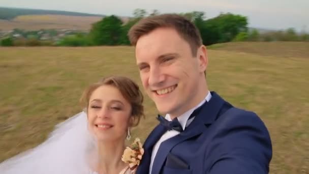 Vidéo selfie mariée et marié — Video