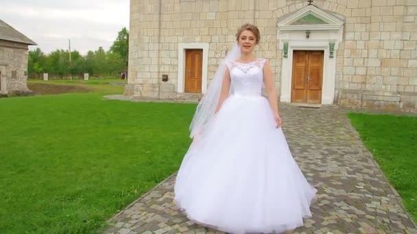 La sposa va avanti. — Video Stock