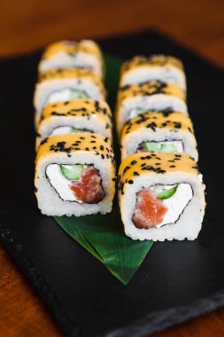 Balık ve peynirli lezzetli börekler.