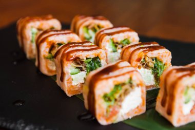 Balık ve peynirli lezzetli börekler.