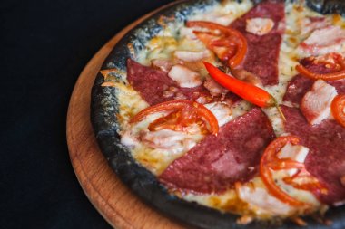 Dolgular, çeşitli ev yapımı pizza
