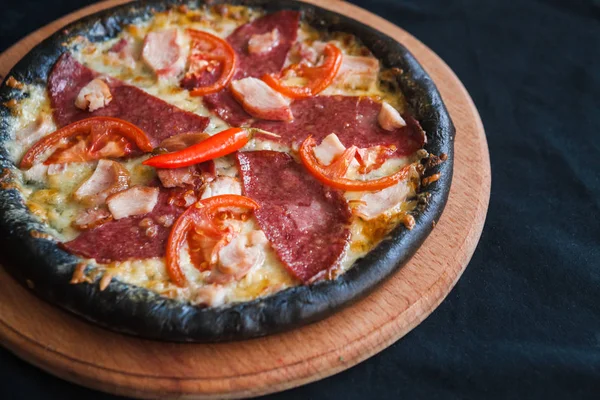 Dolgular, çeşitli ev yapımı pizza