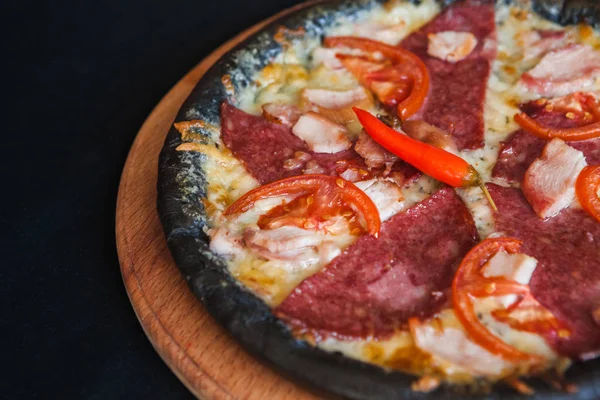 Dolgular, çeşitli ev yapımı pizza