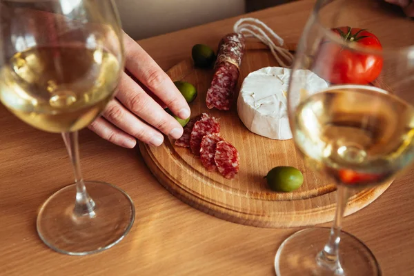 Heerlijk diner met kaas — Stockfoto