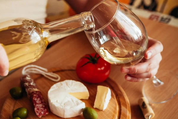 Delicioso jantar com queijo — Fotografia de Stock