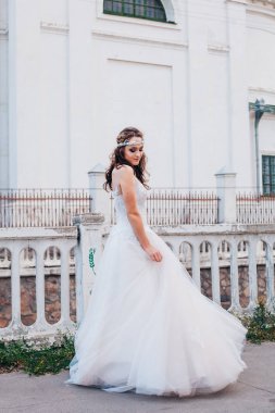 Gelinlik içinde güzel bir gelin