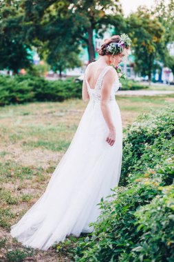 Gelinlik içinde güzel bir gelin