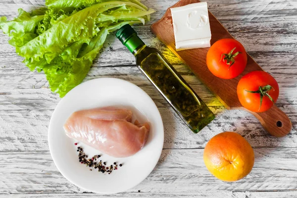 Cozinhar Uma Salada Fresca Saudável Com Frango Toranja Queijo Tomate — Fotografia de Stock