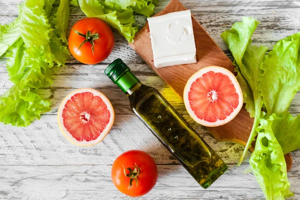 Cocinar Una Ensalada Fresca Saludable Con Pollo Toronja Queso Tomates — Foto de Stock