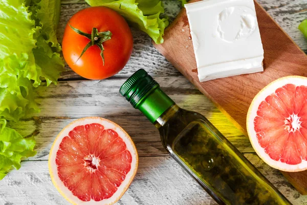 Cocinar Una Ensalada Fresca Saludable Con Pollo Toronja Queso Tomates — Foto de Stock