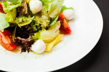 güzel Restoran tabak salata ile