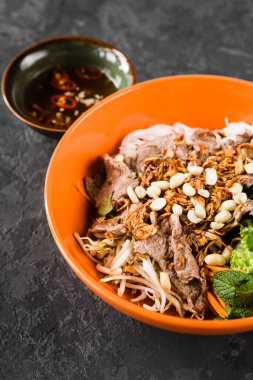 Güzel bir Vietnam mutfağı.