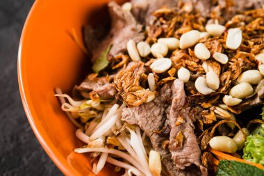 Güzel bir Vietnam mutfağı.