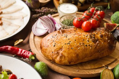 Ulusal Gürcistan Ermeni ve Azerbaycan mutfağından çeşitli restoran yemekleri