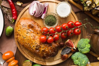 Ulusal Gürcistan Ermeni ve Azerbaycan mutfağından çeşitli restoran yemekleri