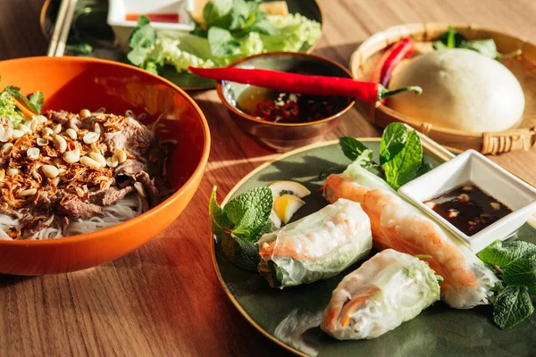 Güzel bir Vietnam mutfağı.