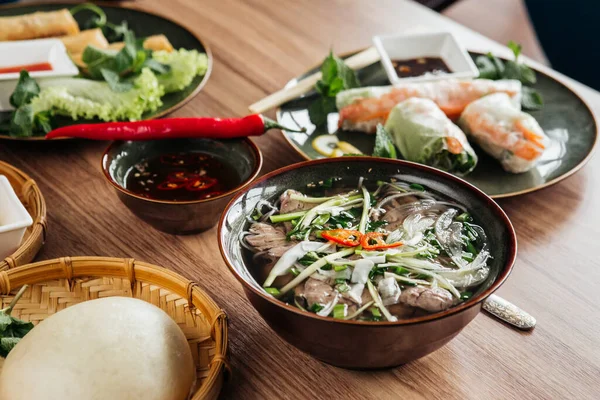 Güzel bir Vietnam mutfağı.