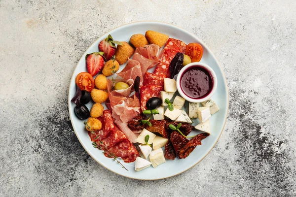 Různé Občerstvení Sýr Salám Prosciutto — Stock fotografie