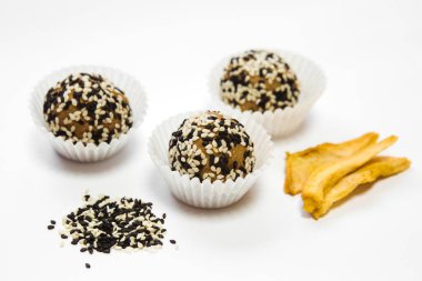 El yapımı, çok renkli, doğal diyet vejetaryen tatlılar.