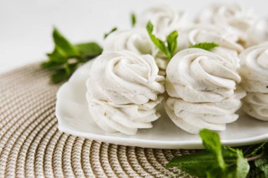 Güzel, sağlıklı, lezzetli ev yapımı şekerlemeler.