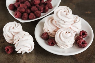 Güzel, sağlıklı, lezzetli ev yapımı şekerlemeler.