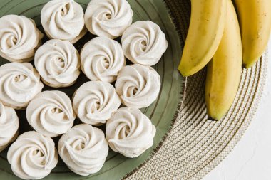 Güzel, sağlıklı, lezzetli ev yapımı şekerlemeler.