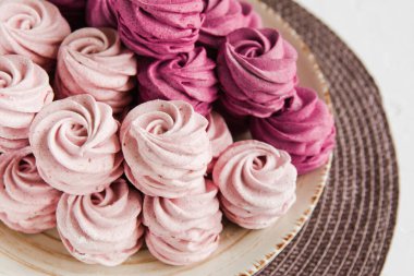 Güzel, sağlıklı, lezzetli ev yapımı şekerlemeler.