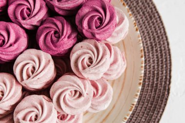 Güzel, sağlıklı, lezzetli ev yapımı şekerlemeler.