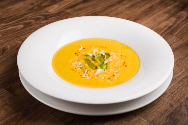 Krem peynir ve kabak çorbası.