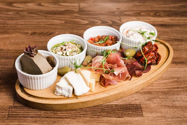 Verschillende Snacks Hoofdgerechten Voor Wijn Bier — Stockfoto