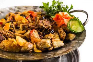 biber ve mantarlı fırında patates.