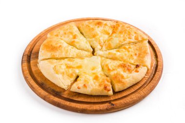 Peynirli doğu khachapuri ekmeği.