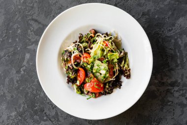 Sebzeli bir Gürcü yemeği.