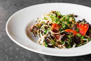 Sebzeli bir Gürcü yemeği.