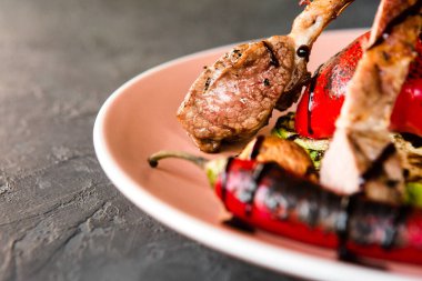 Sebzeli bir Gürcü yemeği.