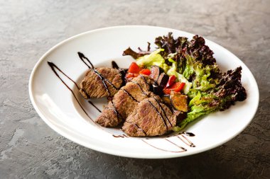 Sebzeli bir Gürcü yemeği.