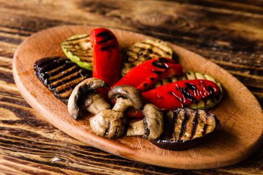 Sebzeli bir Gürcü yemeği.