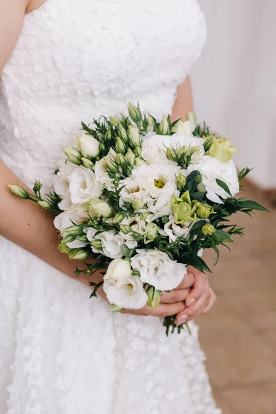 Imagem Casamento Buquê Noiva Com Flores Vermelhas — Fotografia de Stock