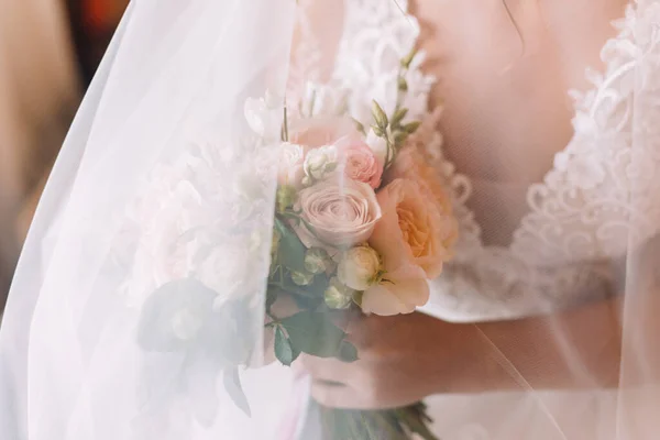 Immagine Nozze Bouquet Sposa Con Fiori Rossi — Foto Stock