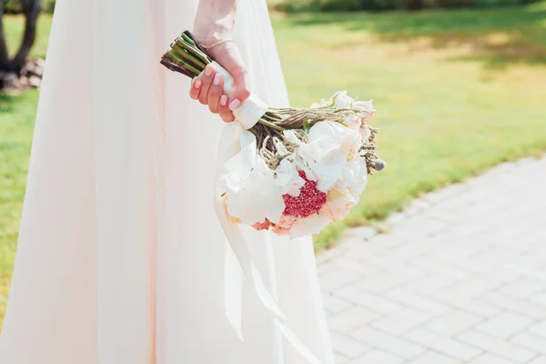 Wedding Image Bridal Bouquet Red Flowers — Stock Photo, Image