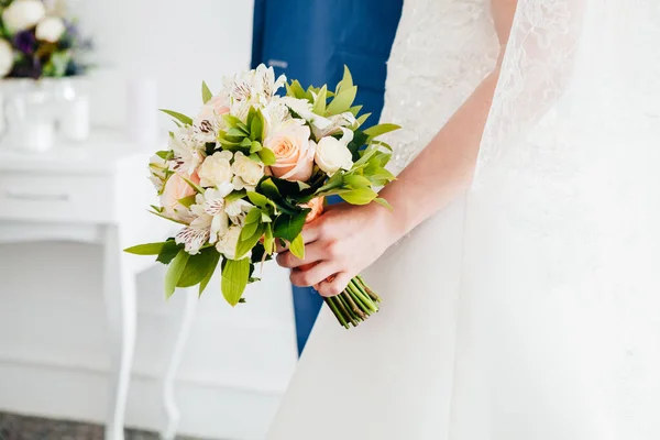 Imagem Casamento Buquê Noiva Com Flores Vermelhas — Fotografia de Stock
