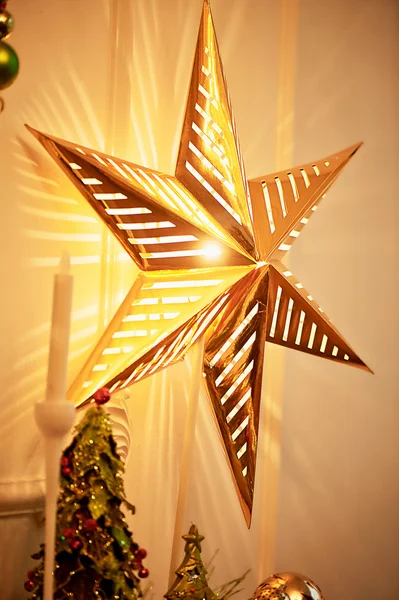 Estrela brilhante da decoração do Natal — Fotografia de Stock