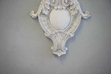 Dekoratif süsler gri duvar kalıp. Klasik dekor. Retro